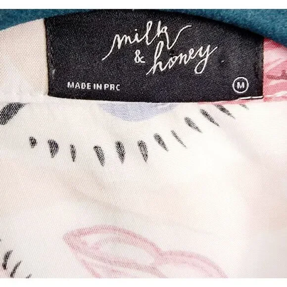 Milk & Honey M Oversz Womens Shirt Top Graphic Print-Button Front Lips Eyes LS - Picture 4 of 7